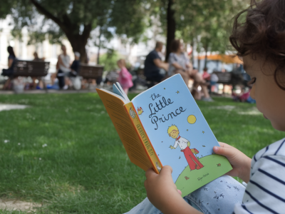 Que lit un enfant aujourd'hui et pourquoi cela compte pour la démocratie